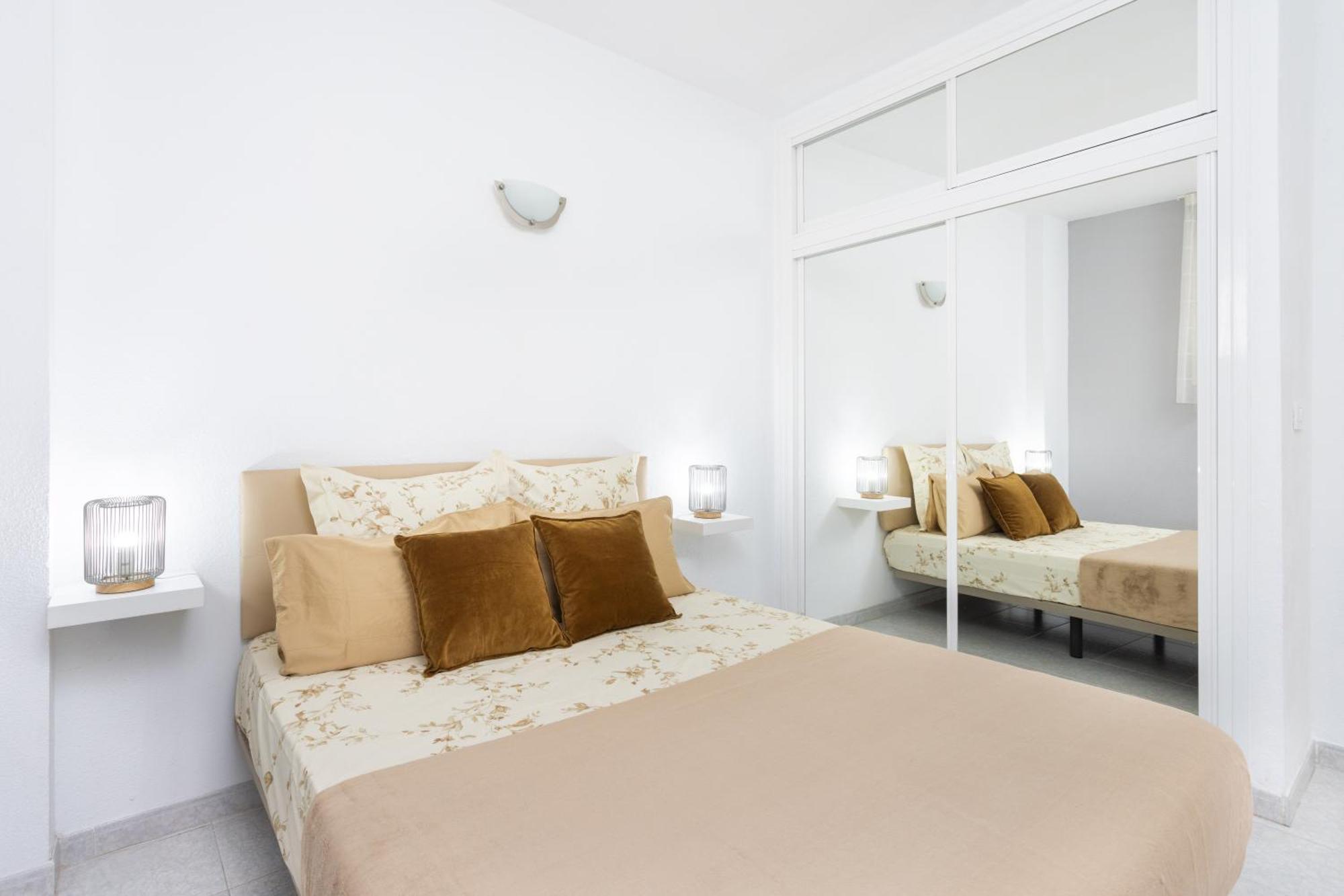Classbnb - Seafront Apartment At Las Vistas Beach Arona  Bagian luar foto