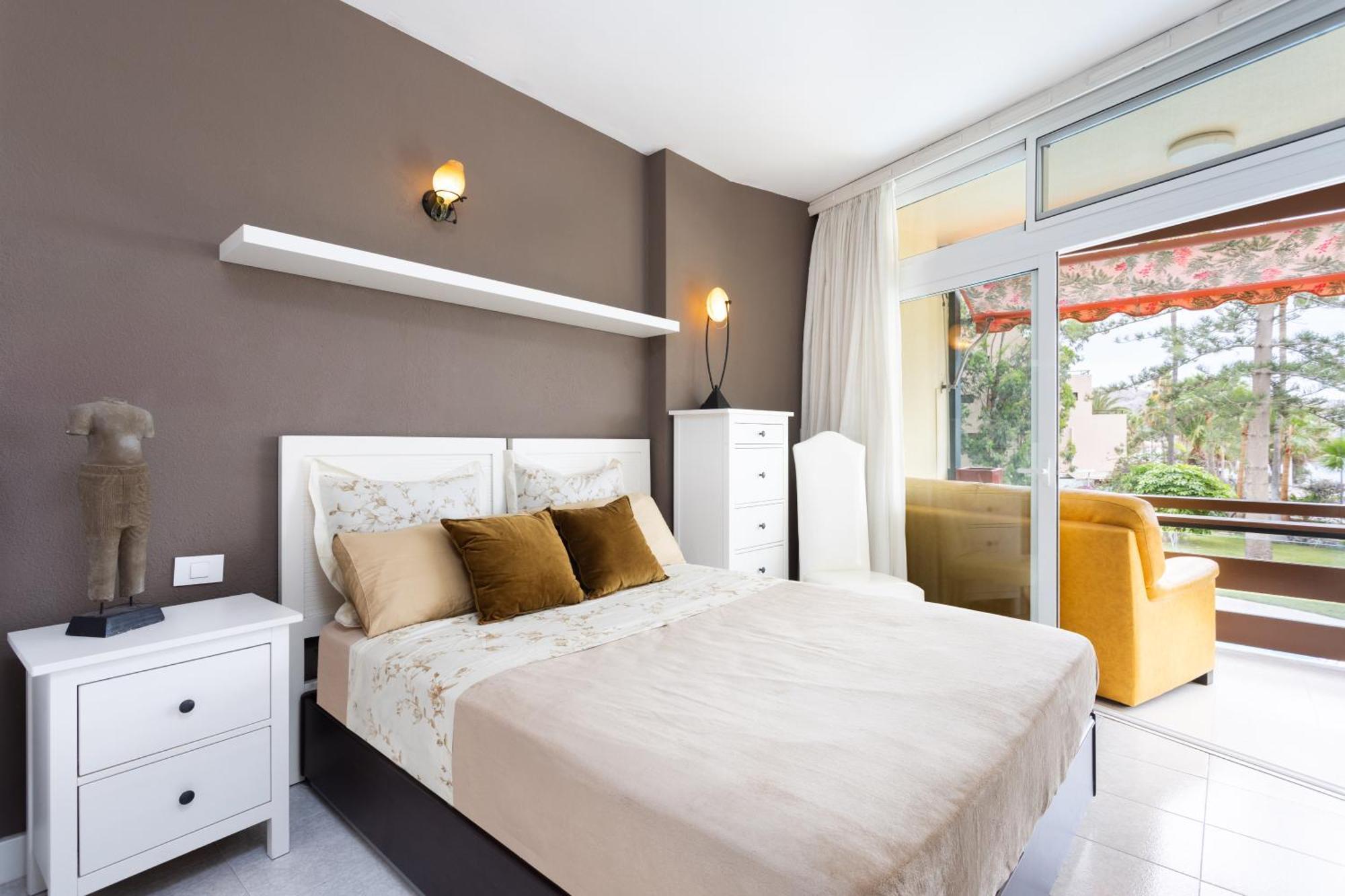 Classbnb - Seafront Apartment At Las Vistas Beach Arona  Bagian luar foto